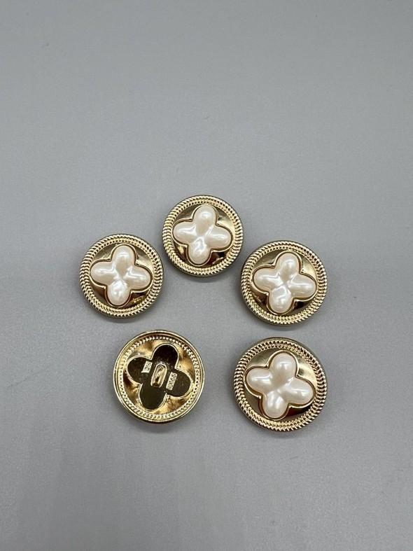 Пуговицы золотистые с фигурной вставкой, 22 мм
