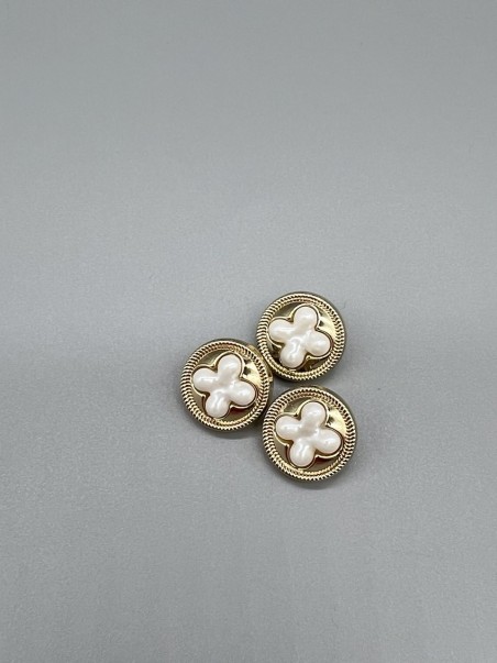 Пуговицы золотистые с фигурной вставкой, 17 мм