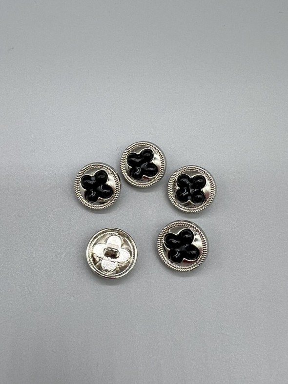 Пуговицы серебристые с фигурной вставкой, 17 мм