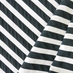 Костюмно-плательная ткань в диагональную полоску