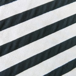 Костюмно-плательная ткань в диагональную полоску