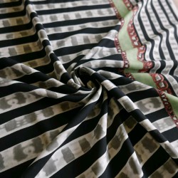 Вискоза с  принтом полоска и декоративными полосками вдоль кромки