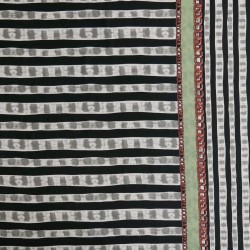 Вискоза с  принтом полоска и декоративными полосками вдоль кромки