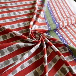 Вискоза с принтом полоска и декоративными полосами вдоль кромки