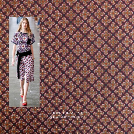 Плательный хлопок с принтом на синем фоне