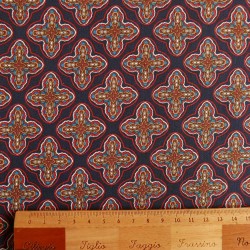 Плательный хлопок с принтом на синем фоне