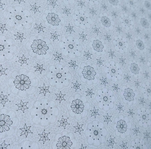 Хлопок с деликатным цветочным принтом