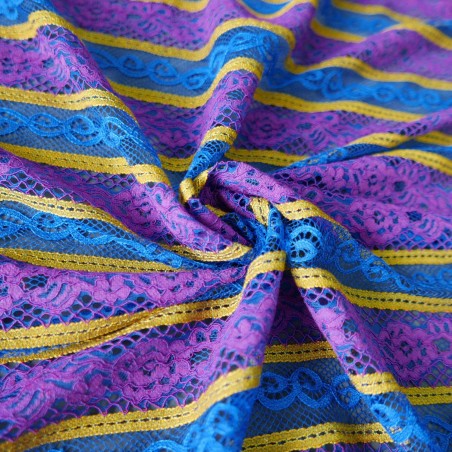Кружево с яркими полосками