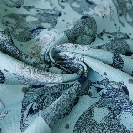 Ткань жаккард с кроликами и розами