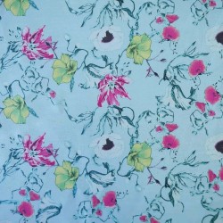 Ткань с шелком принт цветы на голубом фоне