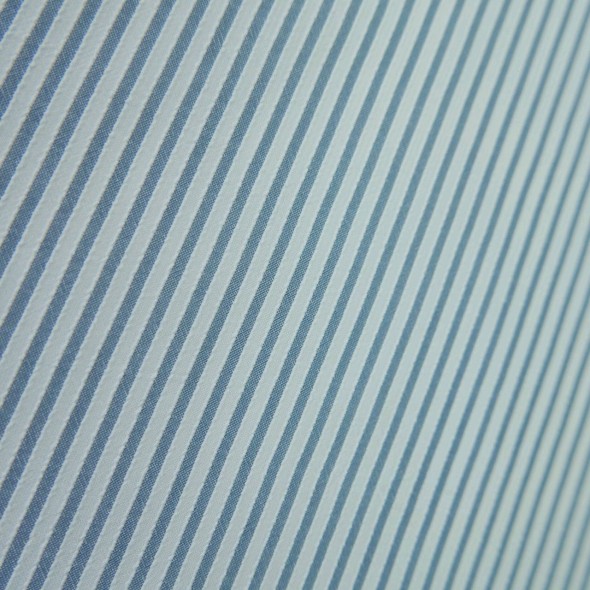 Ткань вискозный батист в полоску синего цвета