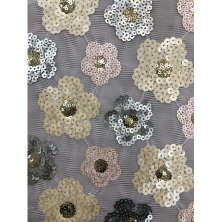 Сетка с цветами из пайеток