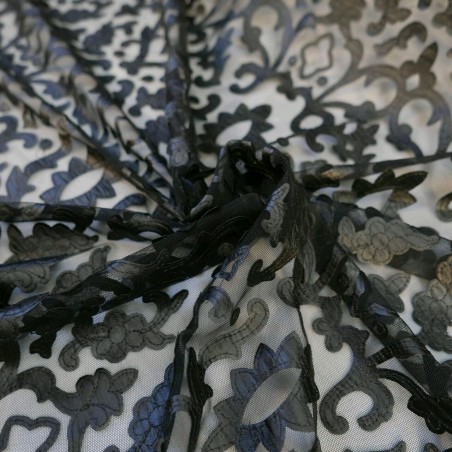 Аппликация из экокожи на сетке