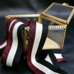 Аппликация из экокожи на сетке