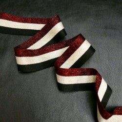 Аппликация из экокожи на сетке