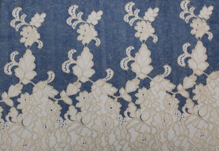 Кружево с хлопком в составе ,голубое с бежевыми вставками