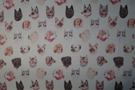 Шелк 100% с принтом кошки и собаки ,матовая,тонкая ткань