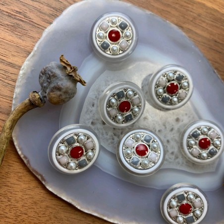 Пуговицы с цветными вставками вставками и серебристым металлом