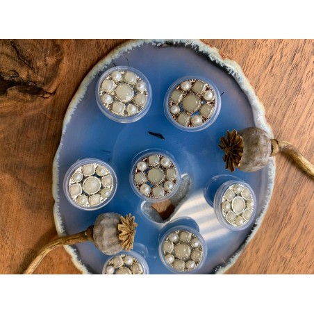 Пуговицы прозрачные с серо-жемчужными вставками и серебристым металлом