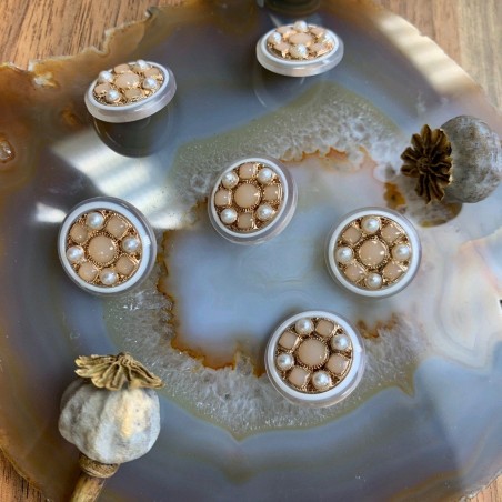 Пуговицы с персиковыми вставками и золотистым металлом