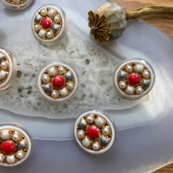Прозрачные пуговицы с цветными вставками и золотистом металлом