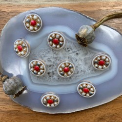 Прозрачные пуговицы с цветными вставками и золотистом металлом