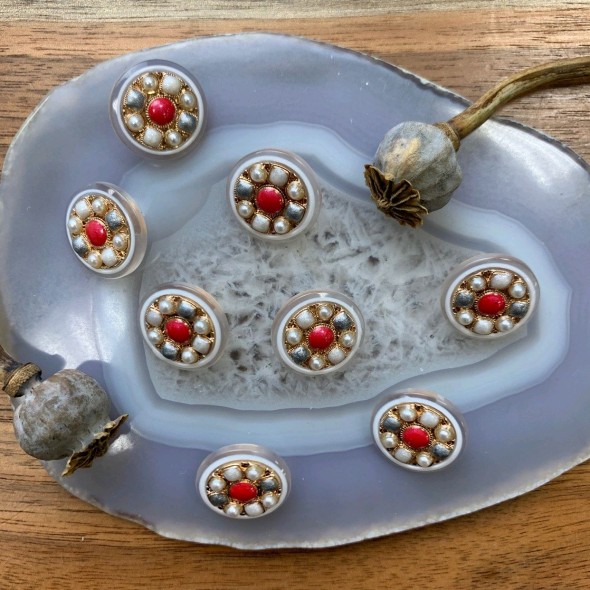 Прозрачные пуговицы с цветными вставками и золотистом металлом