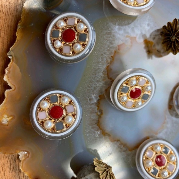 Пуговицы прозрачные с цветными вставками