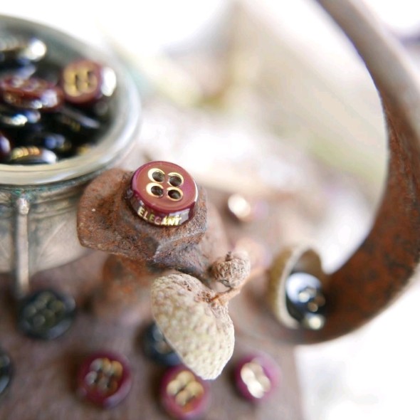 Пуговицы рубашечные с надписью Elegant по кромке