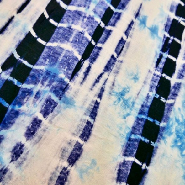 Трикотаж с принтом тай-дай