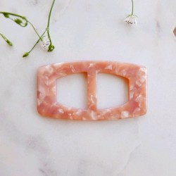 Пряжка пластиковая для декорирования одежды