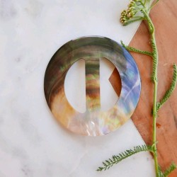 Пряжка перламутровая для декорирования одежды