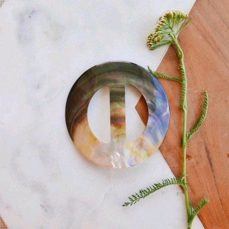 Пряжка перламутровая для декорирования одежды