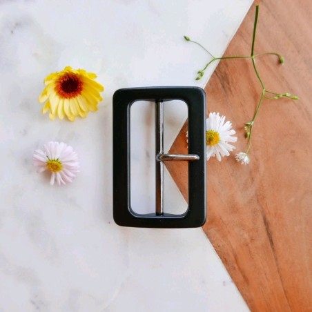 Пряжка пластиковая для декорирования одежды