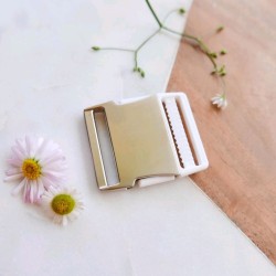 Пряжка для пояса разъемная серебряный металл и белый пластик