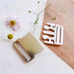 Пряжка для пояса разъемная серебряный металл и белый пластик