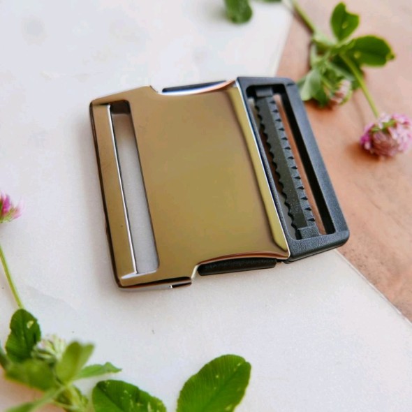 Пряжка комбинированная для одежды и сумок