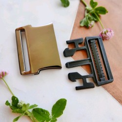 Пряжка комбинированная для одежды и сумок