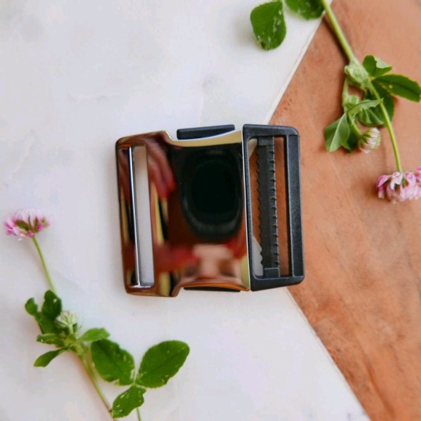 Пряжка комбинированная для одежды и сумок