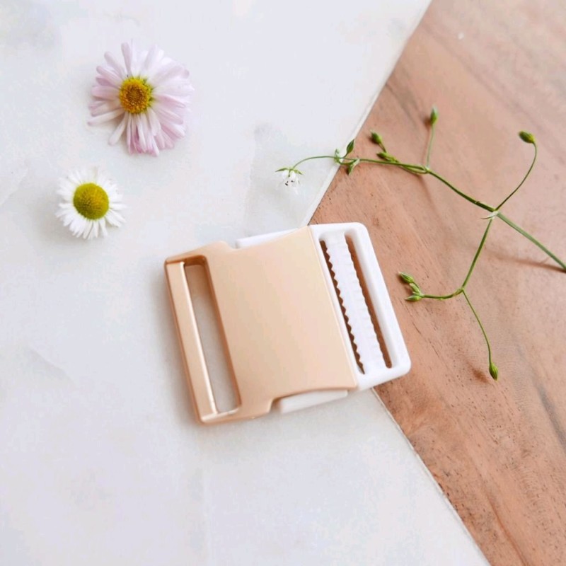 Пряжка для пояса комбинированная