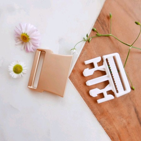 Пряжка для пояса комбинированная