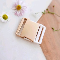 Пряжка для пояса комбинированная