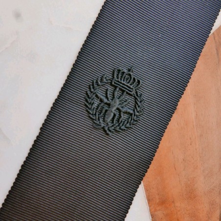 Декоративный элемент для одежды с вышивкой