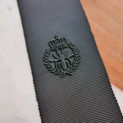 Декоративный элемент для одежды с вышивкой