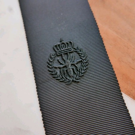 Декоративный элемент для одежды с вышивкой