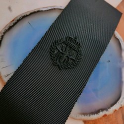 Декоративный элемент для одежды с вышивкой