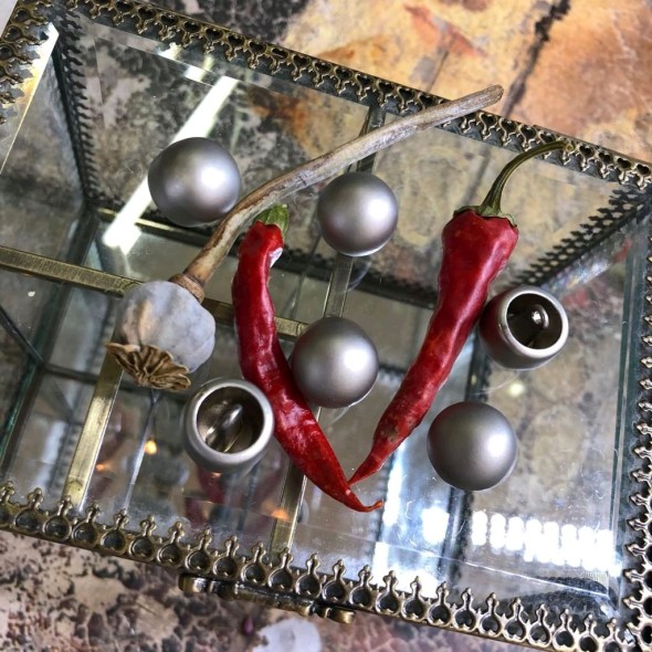 Пуговицы серебристые матовые