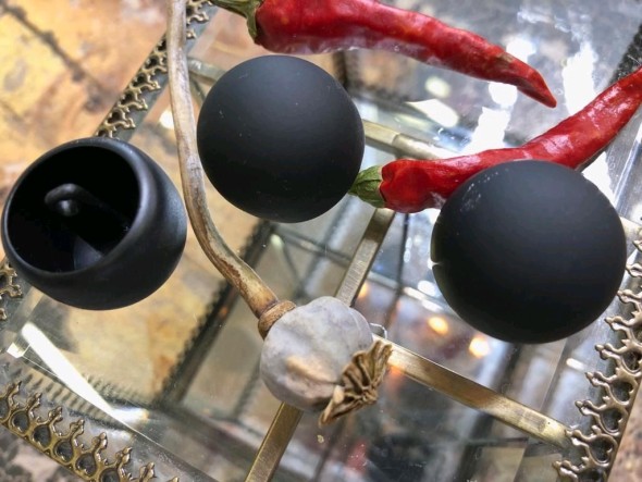 Пуговицы черные матовые