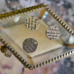 Пришивной элемент эмблема