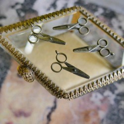 Декоративный элемент ножницы